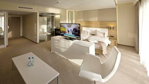 Hotel Sulkowski Conference Resort - Photo2