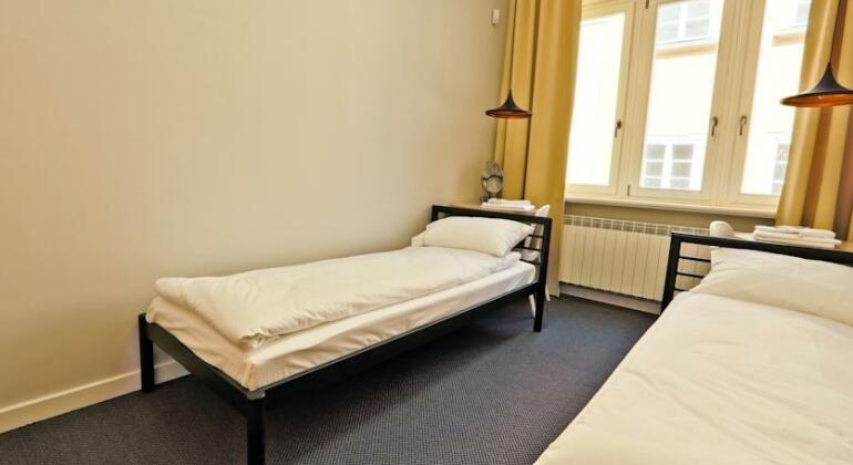 Sleep in Hostel & Apartments