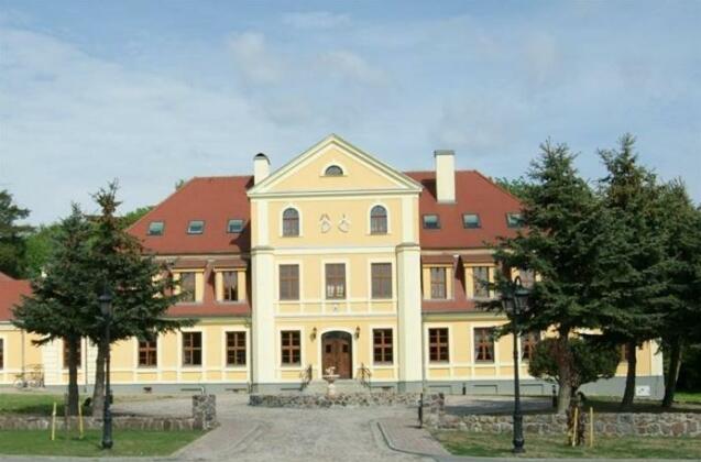 Palac w Rymaniu - Photo2
