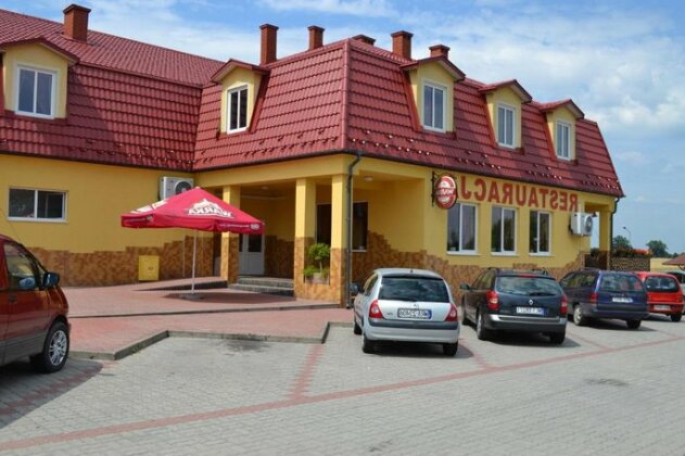 Hotel i Restauracja Jaskolka - Photo5