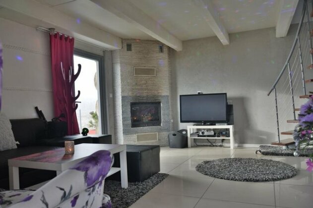 Luna Haus - Photo4