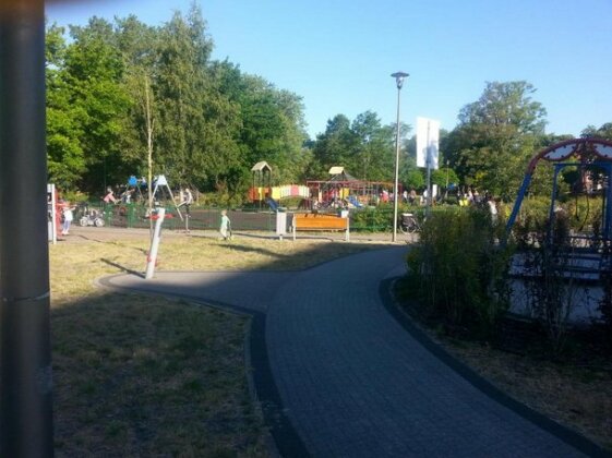  Photo 1