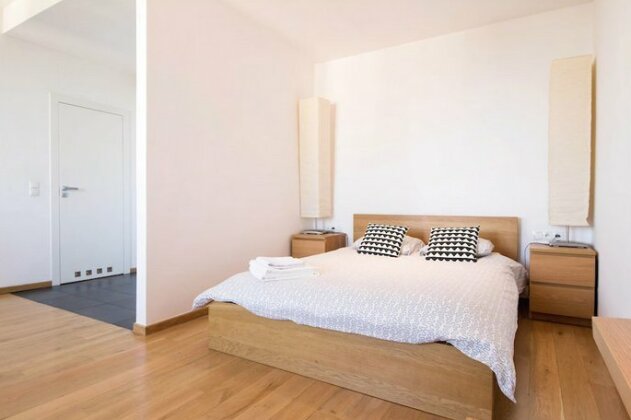 Bizzi LuxSolidarnosci Studio - Photo4