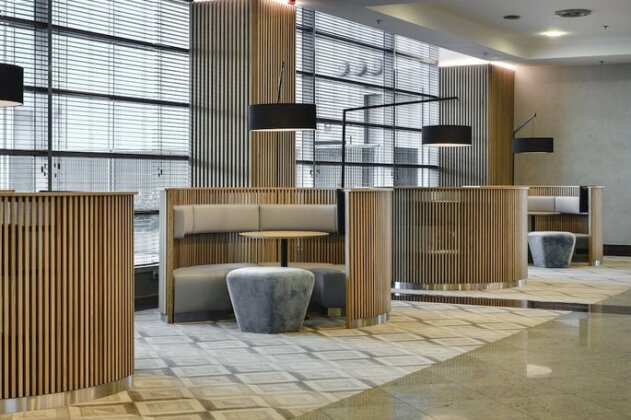 Courtyard by Marriott Warsaw Airport - Photo4