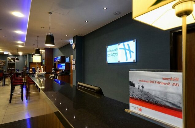 Holiday Inn Express Warsaw Airport - Photo4