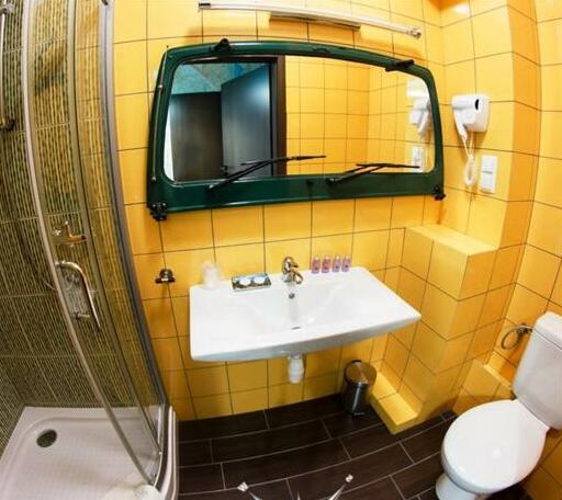 GarageHotel - Photo4