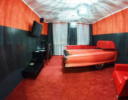 GarageHotel - Photo5