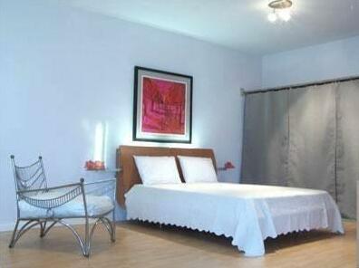 Suites at 413 - Photo5