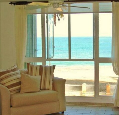 Real Beach Front Luxury Penthouse Villa - Photo2