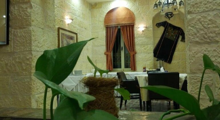 Alhambra Palace Hotel Suites - Ramallah - Photo2