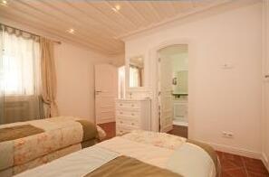 7 Br Apartment Sleeps 14 - Photo4