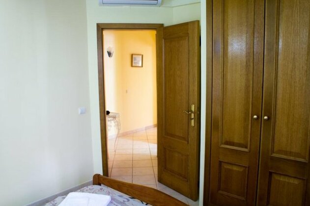 Agapito Flats - Photo3