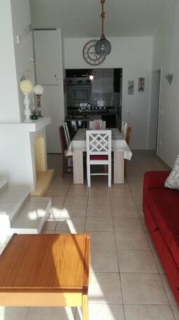Beach Oura and Bars - Photo2