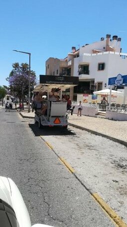 Beach Oura and Bars - Photo4