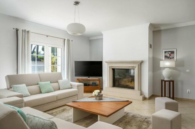 Exclusive Villa Toulouse with pool in Falesia Algarve - Photo4