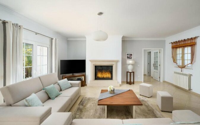 Exclusive Villa Toulouse with pool in Falesia Algarve - Photo5