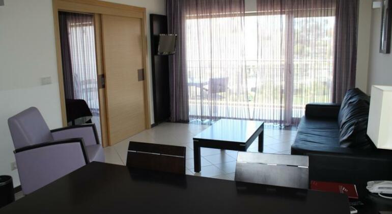 Hotel Apartamento Areias Village - Photo2