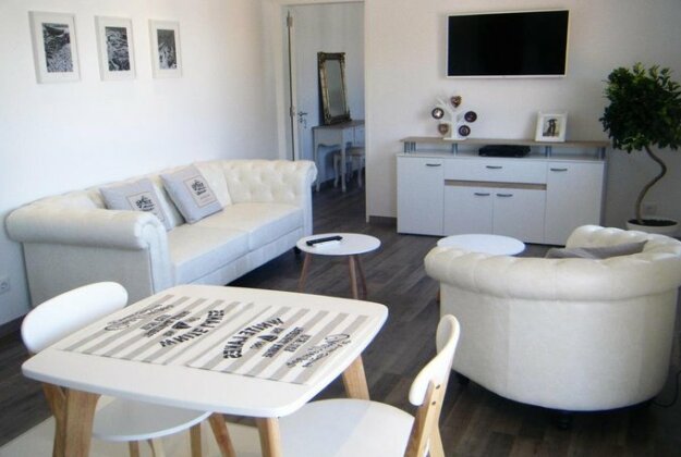 Sea View Apartment Old Town Center - Photo5