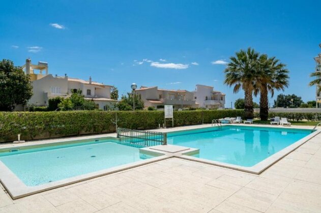 Swimming Pool Delight in Albufeira by Innkeeper - Photo3