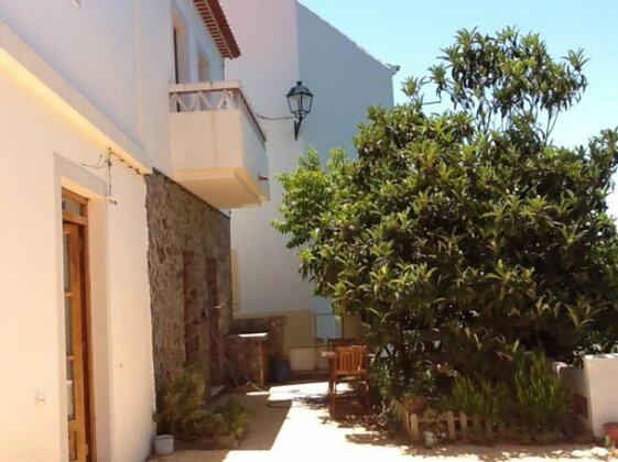 House With 2 Bedrooms in Aljezur With Enclosed Garden - 8 km From the Beach - Photo2