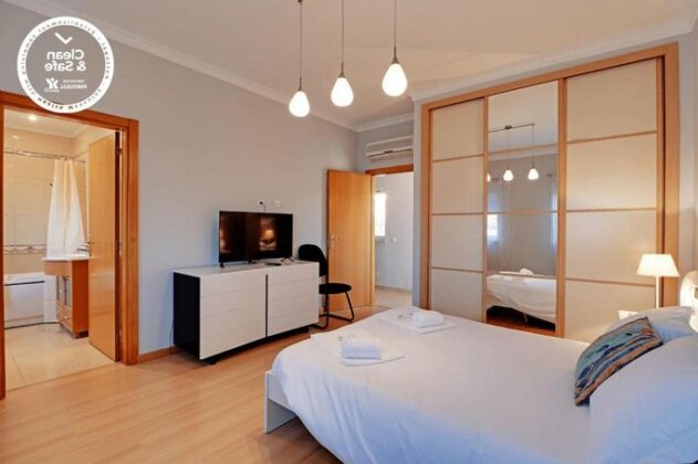 Almancil Terrace by Homing - Photo2