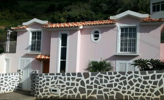 Pink House Arco da Calheta