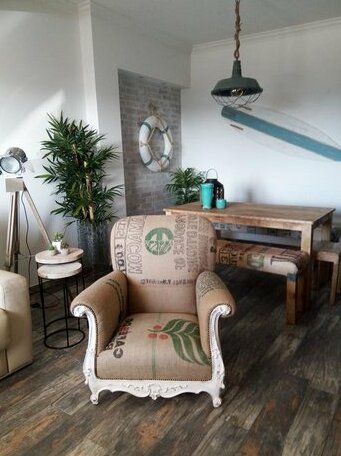 Beach Warehouse S Pedro Estoril - Photo3