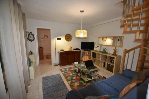 Cascais 2 bedroom house with nice pateo near Estoril Bicesse - Photo2