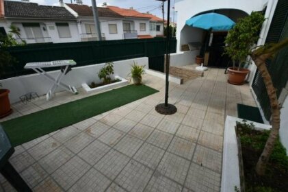 Cascais 2 bedroom house with nice pateo near Estoril Bicesse