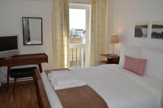 Cozy Apartment in Estoril - Photo3