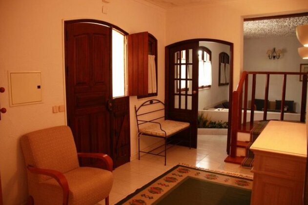 Roulito's Guest House - Photo3