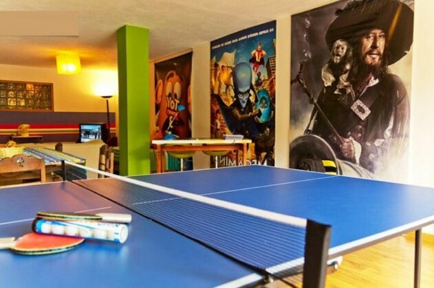 Coloured Studio - Photo4