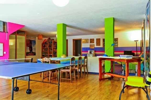 Coloured Studio - Photo5