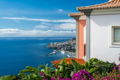 A scenic 2 bedroom apartment by HR Madeira