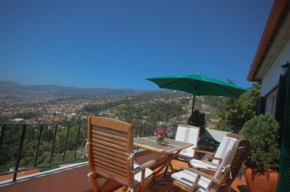 Apartamento Charmoso no Funchal com grande Jardim e Vista Esplendida