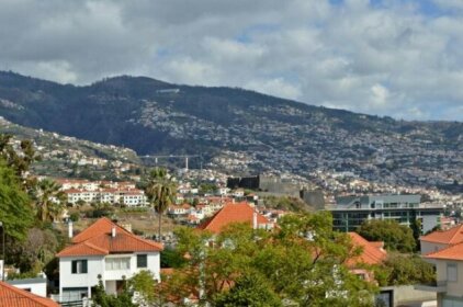 Apartment in the city of Funchal up 2 at 6 pers