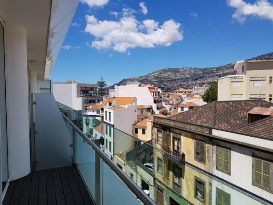 La Vie en Rose@Heart Of Funchal Free Parking