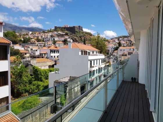 La Vie en Rose@Heart Of Funchal Free Parking - Photo2