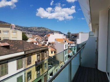 La Vie en Rose@Heart Of Funchal Free Parking