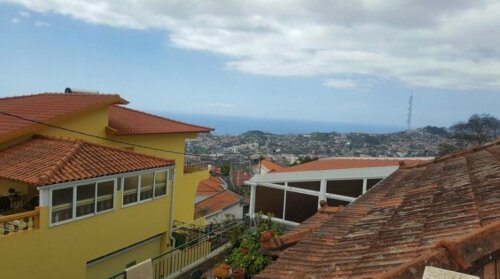 Studio in Funchal With Wonderful sea View Furnished Balcony and Wifi - 7 km From the Beach