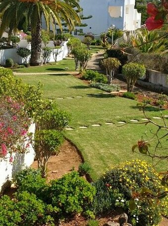 Appartement 2 chambres vue mer et jardin a 500 m de la plage