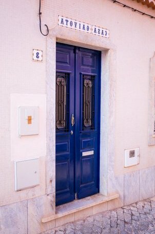 C01 - Historical Central House - Photo2