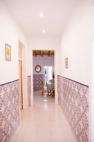 C01 - Historical Central House - Photo3