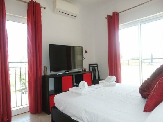  Photo 1