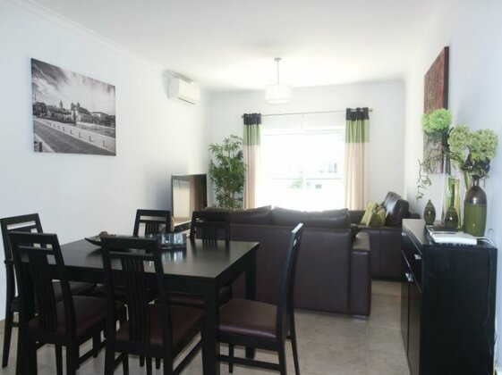 C04 - Pool View 3 Bed Apartment - Photo2