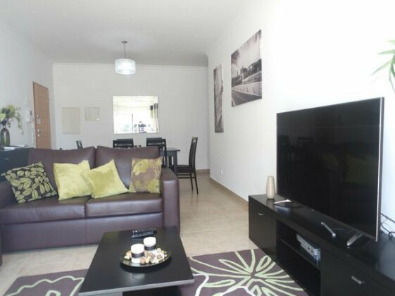 C04 - Pool View 3 Bed Apartment - Photo5
