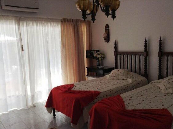 Casa Amarela Guesthouse - Photo5