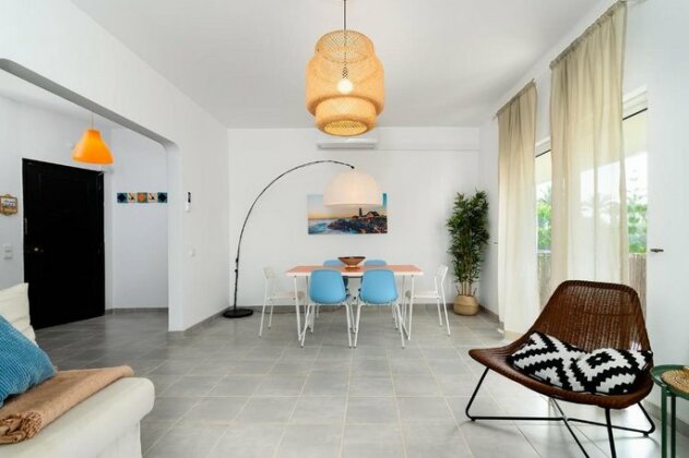 Charming and Spacious Apt in perfect Lagos location - Photo2