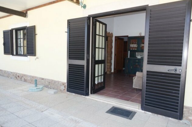 E - Countryside Guesthouse 2 Bed Apartment - Photo2