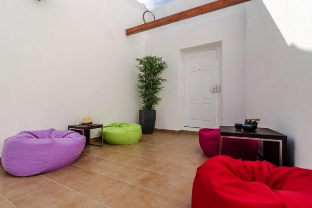 Lagos Downtown Guesthouse - Photo4